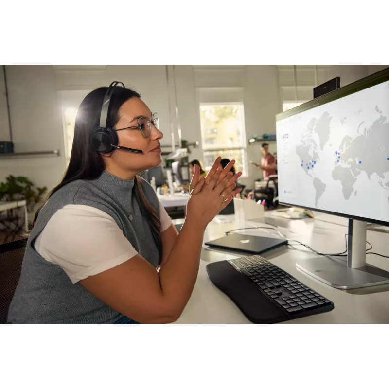 HP Poly Voyager Focus 2 belaidžiai ausinės su triukšmo slopinimu, sertifikuotos Microsoft Teams, USB-C ir USB-C/A adapteris, įkrovimo stovas