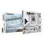 GIGABYTE B850M EAGLE WIFI6E ICE Motininė plokštė – AMD Ryzen 9000 serijos procesoriams, 8+2+2 fazių skaitmeninis VRM, iki 8200MHz DDR5 (OC), 1xPCIe 5.0 + 1xPCIe 4.0 M.2, Wi-Fi 6E, 2.5 GbE LAN, USB 3.2 Gen 2
