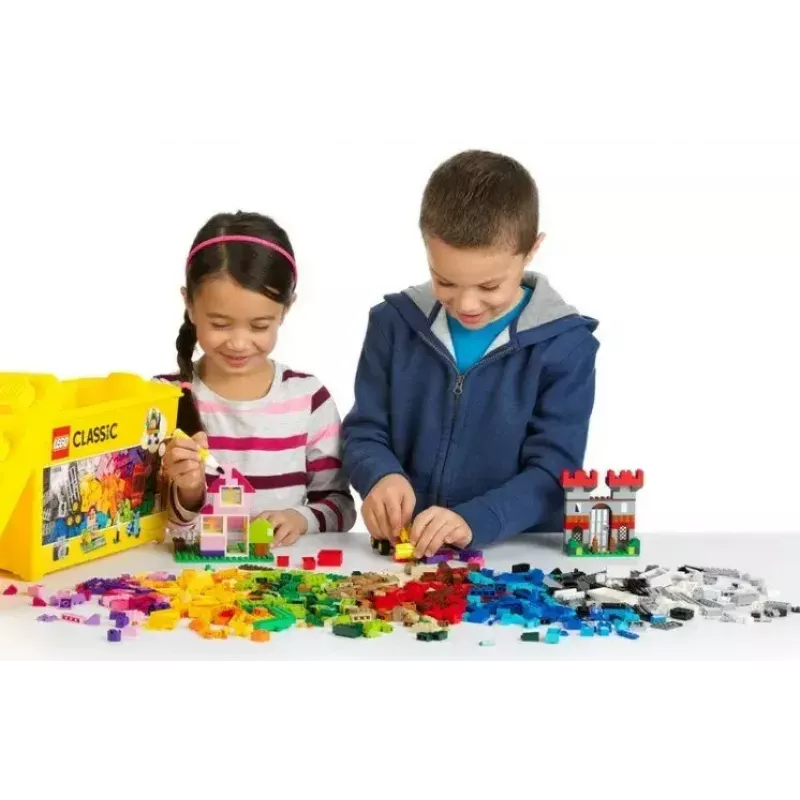 Konstruktorius LEGO Classic 10698 – 790 dalių, įvairiaspalvis, 33 spalvos, su žaliomis pagrindo plokštėmis ir aksesuarais