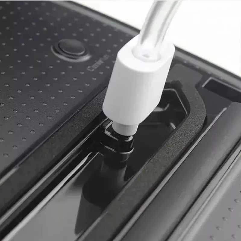 Vakuuminis pakuotuvas Adler CR 4470 (baltas) – 110 W, liečiamas valdymas, laido laikymas, su 5 vakuuminiais maišeliais