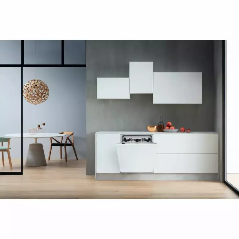 Pusiau įmontuojama indaplovė WHIRLPOOL WIC 3C26 F — 60 cm, 14 komplektų, 46 dB, energijos klasė E
