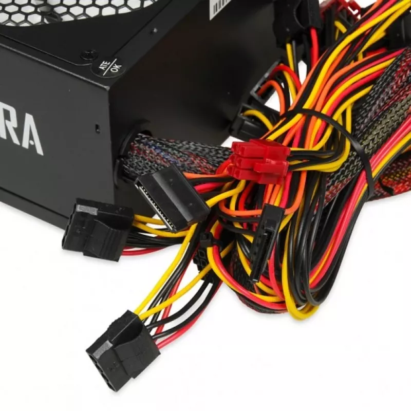 Maitinimo blokas iBox Aurora 700 W, aktyvus aušinimas 140 mm ventiliatoriumi, ne modularus, juodas