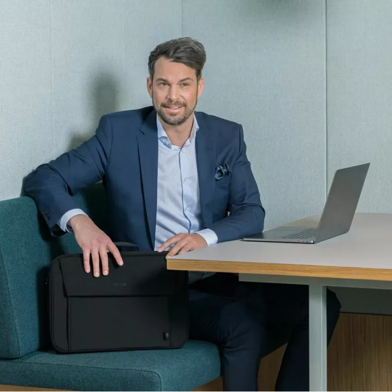 DICOTA Eco Multi Plus BASE – 14-15.6 col. nešiojamojo kompiuterio dėklas, juodas / 300d rPET poliesteris