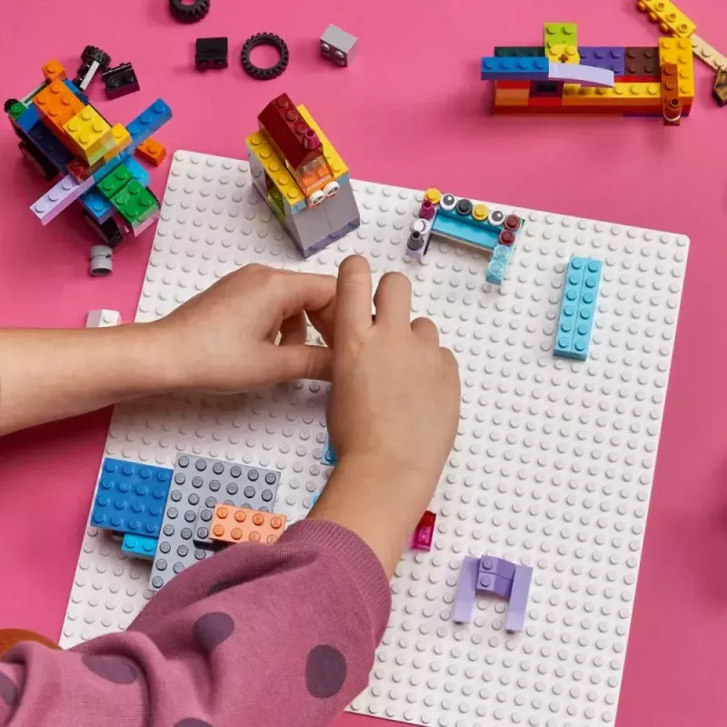 LEGO statybinė plokštė 11026 — pagrindas 32x32 smaigeliai, balta