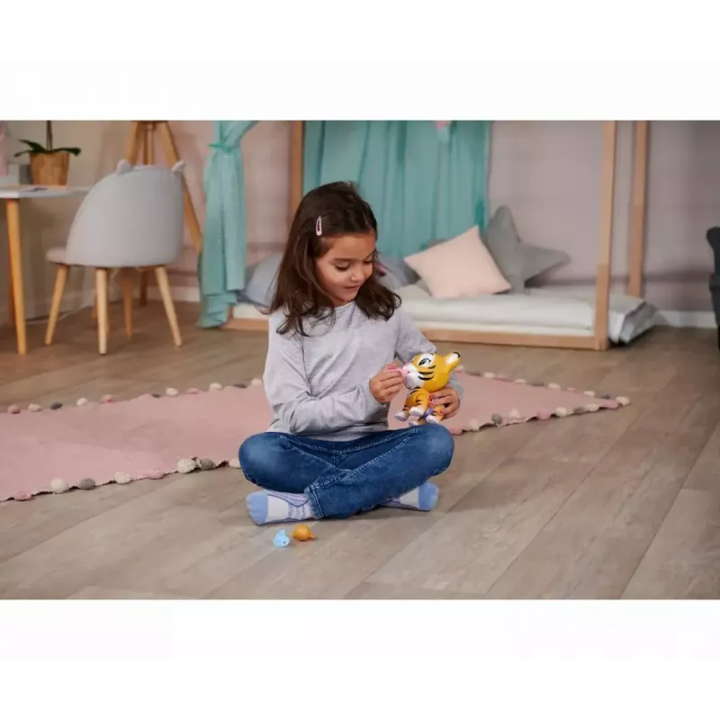 Figūrėlė SIMBA Tigras (modelis 105953575) – maža detalizuota gyvūno figūrėlė
