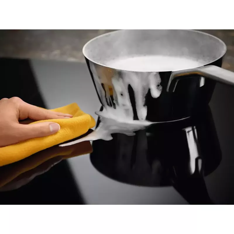 Indukcinė kaitlentė Electrolux LIT30230C — 2 zonų įmontuojama, 29 cm plotis, juoda, liečiamas valdymas, 210/145 mm zonos