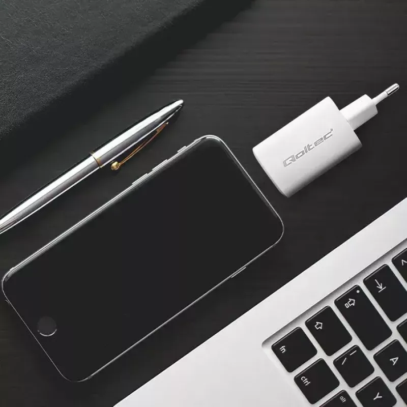 Vidinis greitasis įkroviklis QOLTEC 50765 — 65W USB-C PD 3.0 + USB-A, 5–20V, Type-C Eurokištukas, 2 įrenginiai