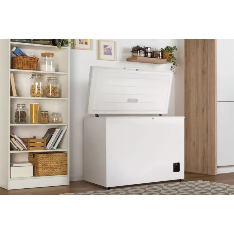 Šaldiklis skryninis Gorenje FH30EAW — 297 L nettalpa, energijos klasė E, laisvai pastatomas, ekranas, baltas