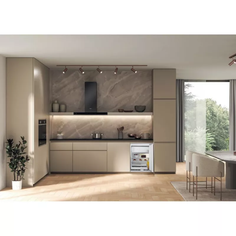 Šaldytuvas su šaldikliu Whirlpool WBUF011, po stalviršiu, 126 L