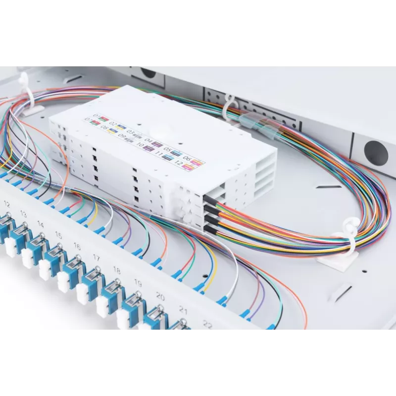DIGITUS 1U optinė sujungimo dėžė su 24x LC duplex adapteriais, OS2 vienmodė, su sujungimo kasetėmis ir spalvotais pigtailiais