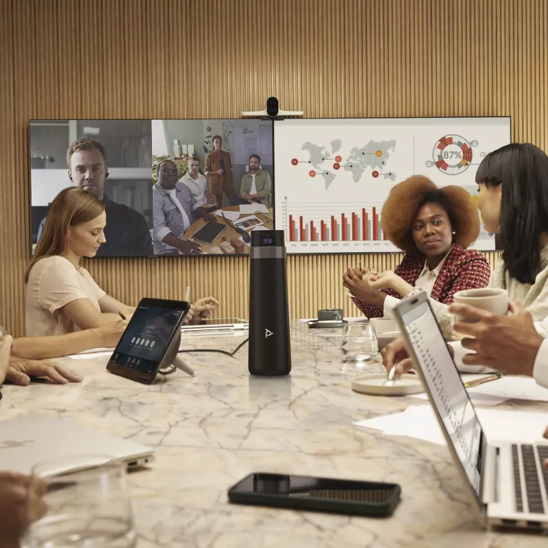 HP Poly Studio G62 vaizdo konferencijų sistema su tvirtinimo plokštės rinkiniu