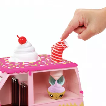 MGA Entertainment Yummiland Lipgloss Truck – lėlių priekaba su lūpų blizgio gamybos rinkiniu