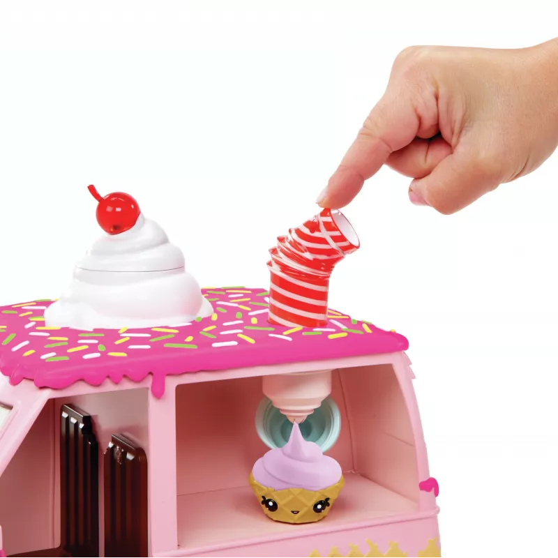 MGA Entertainment Yummiland Lipgloss Truck – lėlių priekaba su lūpų blizgio gamybos rinkiniu