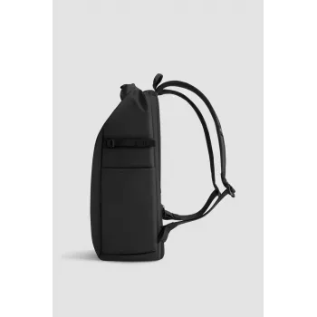 Kuprinė XDDESIGN P706.2801 Urban atspari vandeniui 20L, 15,6 colių nešiojamojo kompiuterio skyrius, Juoda