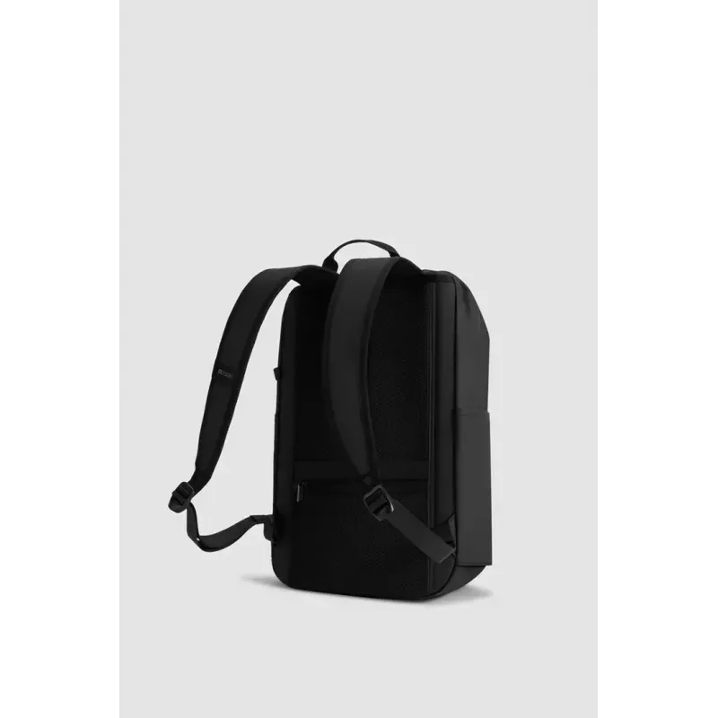 Kuprinė XDDESIGN P706.2801 Urban atspari vandeniui 20L, 15,6 colių nešiojamojo kompiuterio skyrius, Juoda