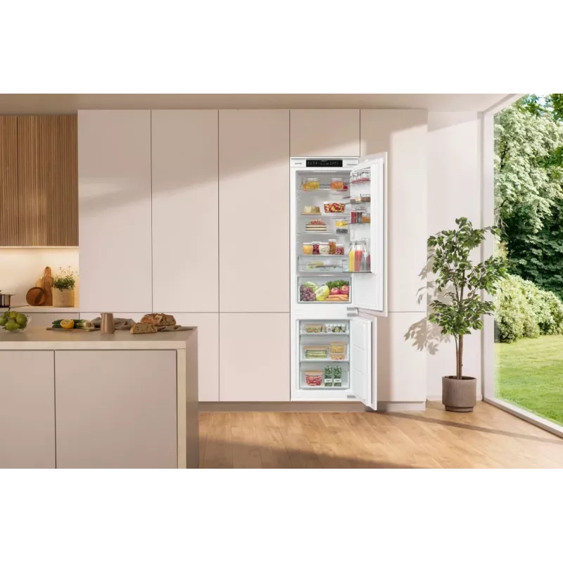 Gorenje Šaldytuvas-šaldiklis NRKI519E41 BK070, 284 L, SN-N, 6 kg/24h, E, Fresh Zone, Baltas