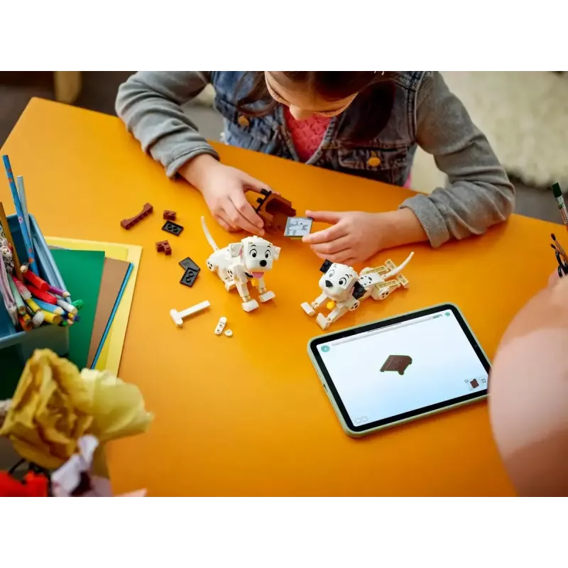 Konstruktorius LEGO Disney Classic Šuniukai Lucky ir Penny rinkinys 43271, 268 dalių, aukštis 90 mm, nuo 6 metų