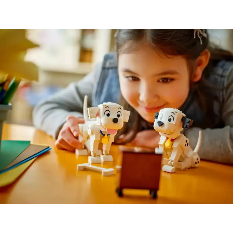 Konstruktorius LEGO Disney Classic Šuniukai Lucky ir Penny rinkinys 43271, 268 dalių, aukštis 90 mm, nuo 6 metų