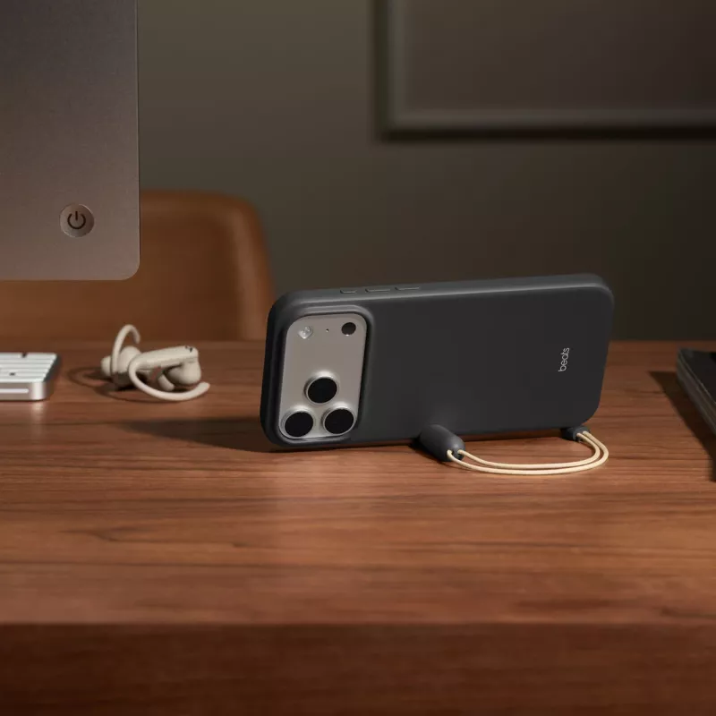 APPLE Beats iPhone 17 Pro Max dėklas su atramėle, MagSafe ir fotoaparato valdymu – Granito pilka