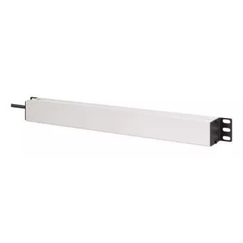 DIGITUS DN-95440 PDU – 1U aliumininis stelažinis maitinimo skirstytuvas su 8x apsaugotais lizdais ir 1x išėjimu, 16A, 230VAC, IEC C20 kištukas