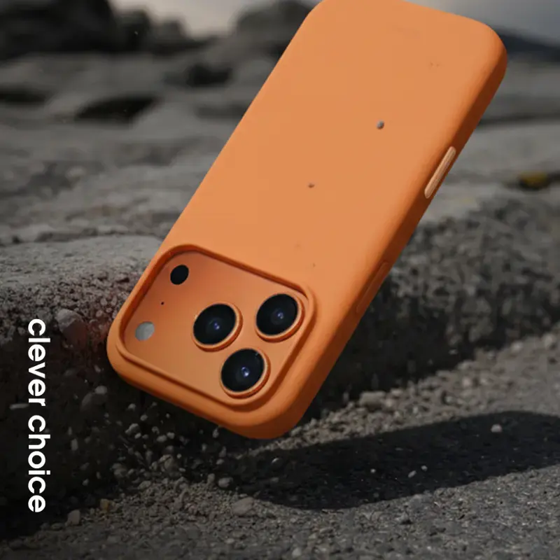 Crong Color Cover magnetinis dėklas su MagSafe, skirtas iPhone 17 Pro, juodos spalvos