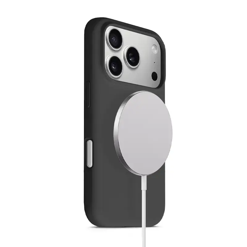 Crong Color Cover magnetinis dėklas su MagSafe, skirtas iPhone 17 Pro, juodos spalvos