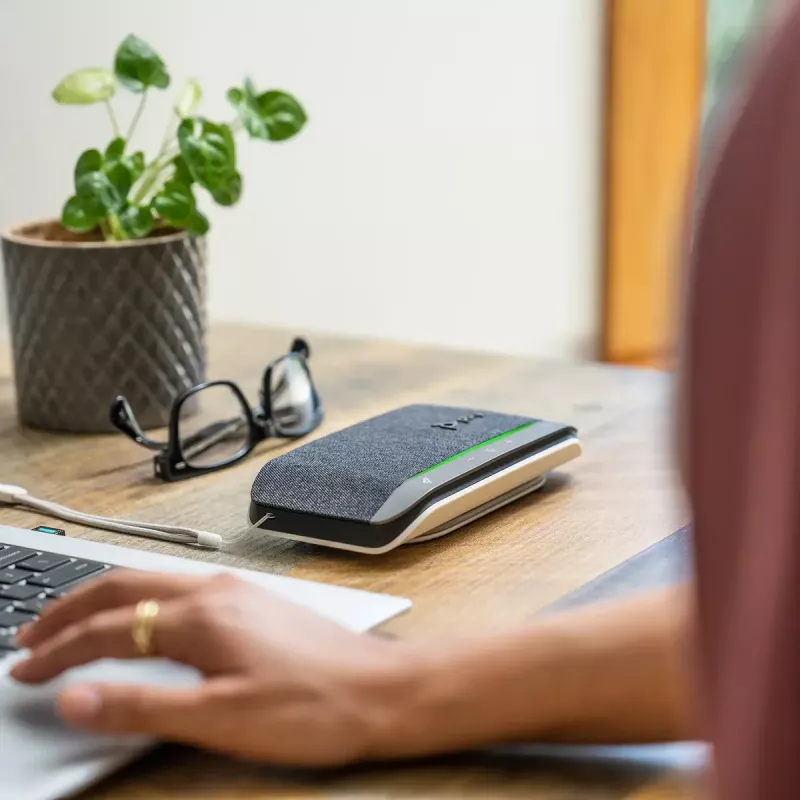 Garsiakalbis su mikrofonu Poly HP Poly Sync 20, Bluetooth, USB-C/A adapteris, Micro-USB, 20h baterija, juoda