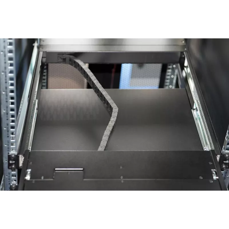 DIGITUS modulinė 43,2 cm (17 colių) TFT konsolė su 8 prievadų KVM, RAL 9005 juoda – Qwertzu vokiška