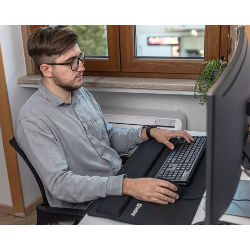 Sandberg Desk Pad Pro XXL, juodas, vienspalvis, su riešo atrama, neslystančiu pagrindu, žaidimų pelės kilimėlis