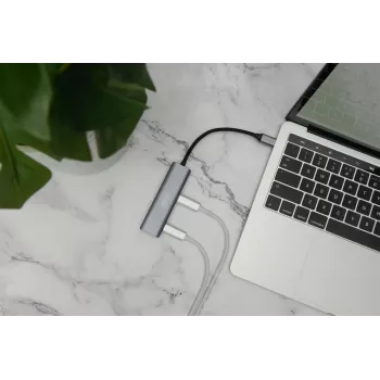 DIGITUS USB-C 4 prievadų USB-C 3.1 Gen1 5Gbps šakotuvas