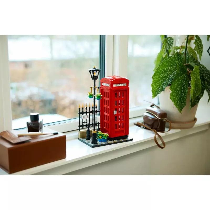 Statybinis žaislas LEGO Raudona Londono telefono būdelė 21347 – modulinis kolekcinis rinkinys, 1460 dalių, 18+