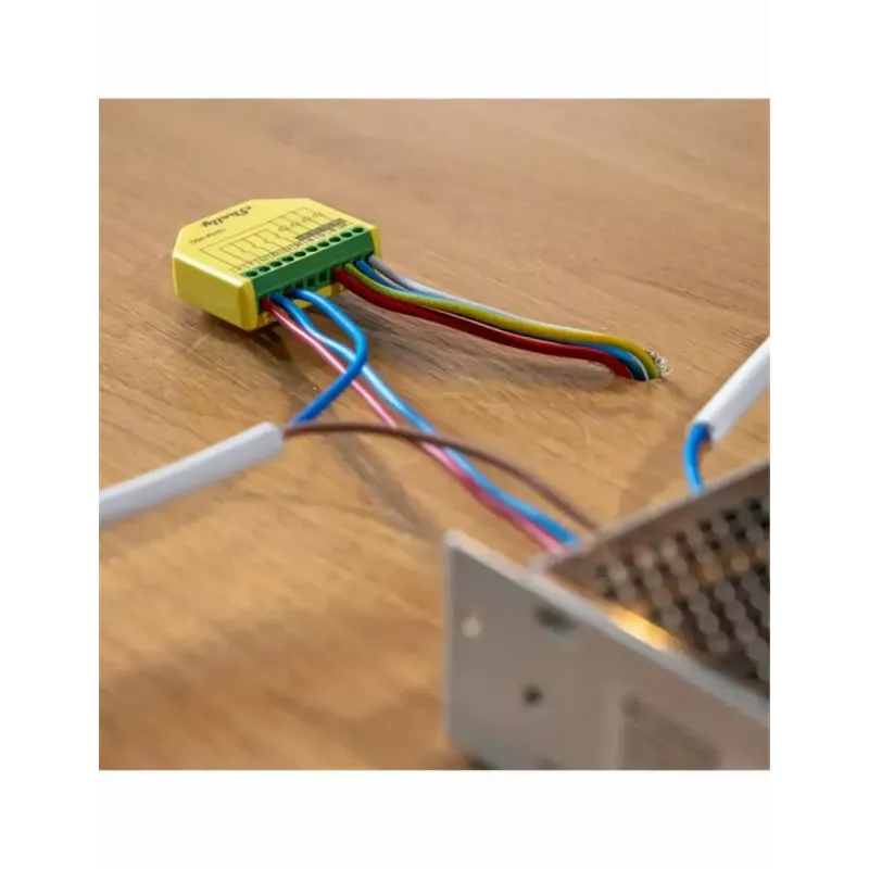 Shelly Plus RGBW PM belaidis RGBW valdiklis LED juostoms (žalia/geltona)
