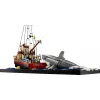 Statybinis žaislas LEGO Ideas 21350 Jaws rinkinys – 1497 dalių, 3 minifigūrėlės, valtis ir ikoniškas ryklys, rekomenduojamas amžius 18+