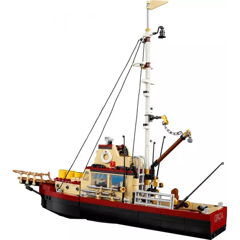 Statybinis žaislas LEGO Ideas 21350 Jaws rinkinys – 1497 dalių, 3 minifigūrėlės, valtis ir ikoniškas ryklys, rekomenduojamas amžius 18+