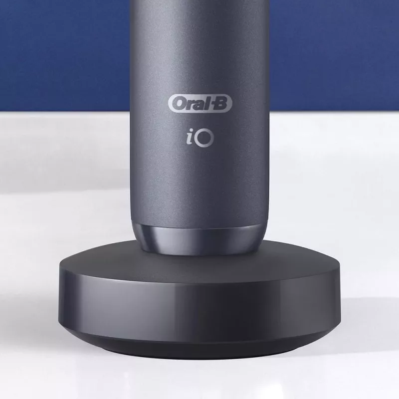 Oral-B iO elektrinis dantų šepetėlis suaugusiems sukantis juodas