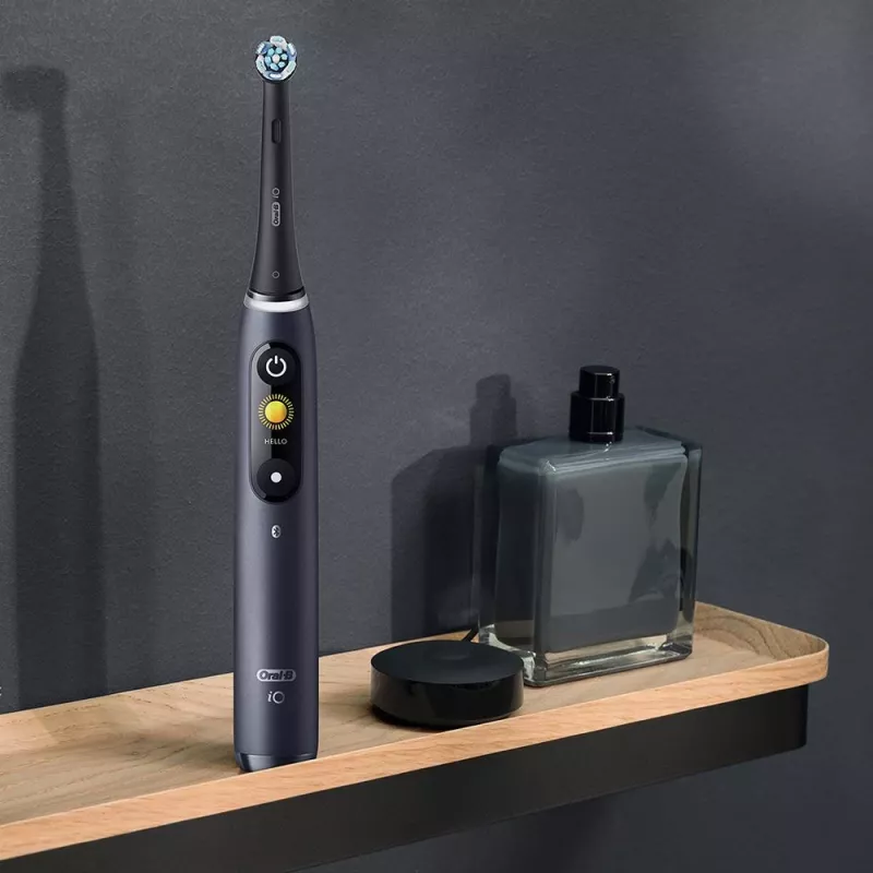 Oral-B iO elektrinis dantų šepetėlis suaugusiems sukantis juodas