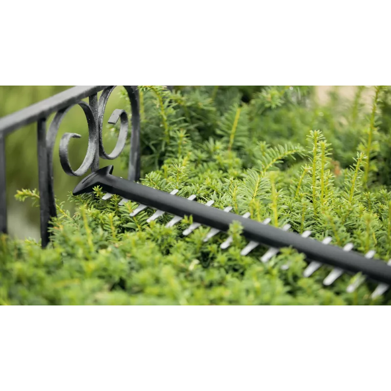 Bosch Universal HedgeCut 18V-50 krūmapjovė su vienu peiliu, 2,6 kg