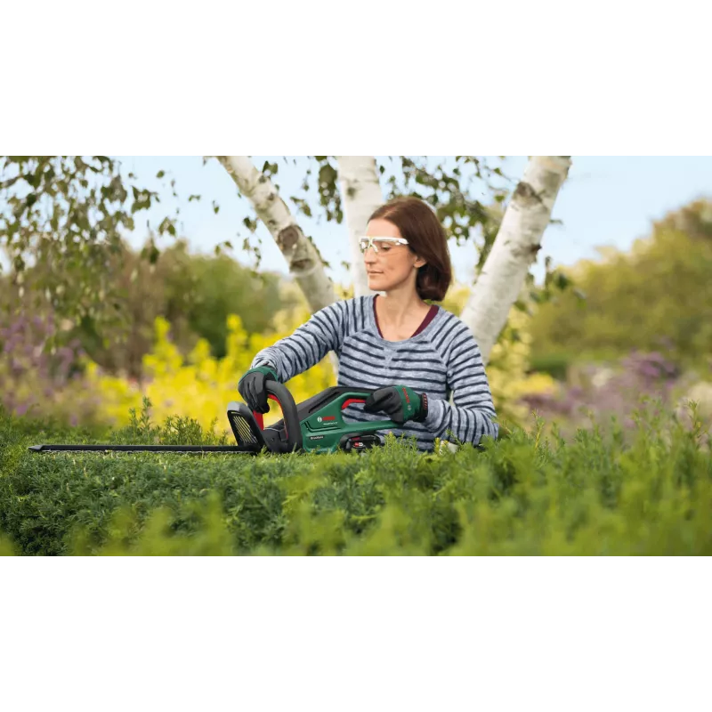 Bosch Universal HedgeCut 18V-50 krūmapjovė su vienu peiliu, 2,6 kg