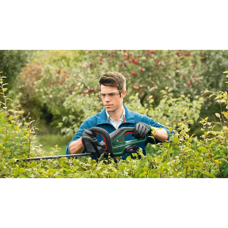 Bosch Universal HedgeCut 18V-50 krūmapjovė su vienu peiliu, 2,6 kg