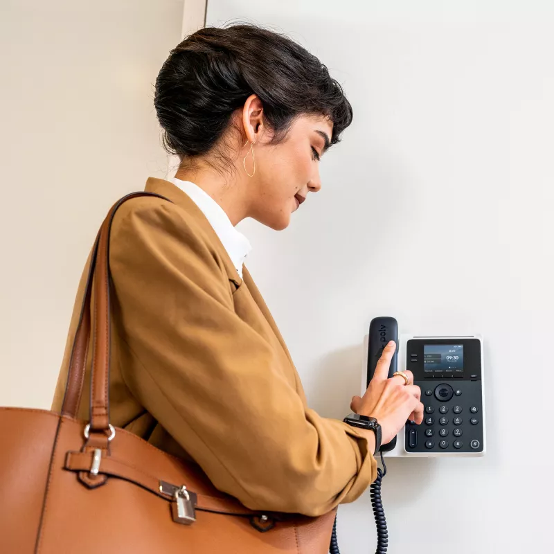IP telefonas HP Poly Edge E100 su PoE, IPS ekranu