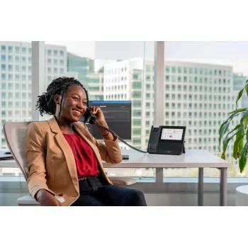 HP Poly CCX 600 versijinis medijos telefonas su atviru SIP ir PoE