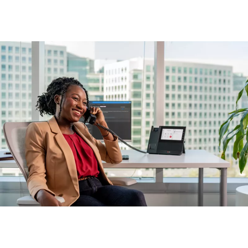 HP Poly CCX 600 versijinis medijos telefonas su atviru SIP ir PoE