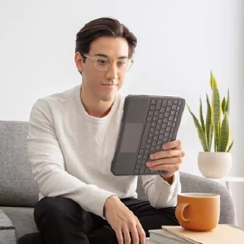 LOGITECH Folio Touch klaviatūros dėklas su apšvietimu ir jutikliniu kilimėliu, Oksfordo pilka, skirta iPad Air (4 kartos) vokiška QWERTZ