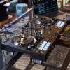 Hercules Inpulse 500 DJ valdiklis su DVS sistema, juodas