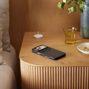 APPLE Beats iPhone 17 Pro Max – tvirtas dėklas su MagSafe ir fotoaparato valdymu – Everest Black