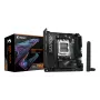 GIGABYTE B850I AORUS PRO pagrindinė plokštė – AMD Ryzen 9000 serijos, 8+2+1 fazių skaitmeninis VRM, iki 8400MHz DDR5 (OC), 1xPCIe 5.0 + 1xPCIe 4.0 M.2, 2.5LAN, WIFI 7, USB 3.2 Gen 2
