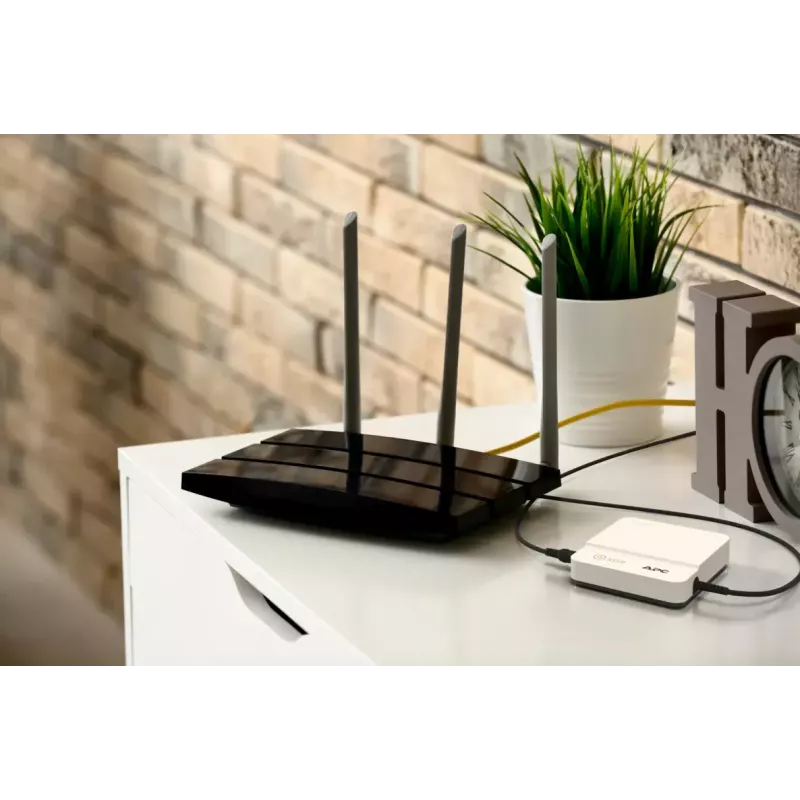 APC mini UPS CP12036LI - Nepertraukiamo maitinimo šaltinis 12Vdc, 36W, Li-ion, apsaugo WiFi, maršrutizatorius, IP kameras ir kt.