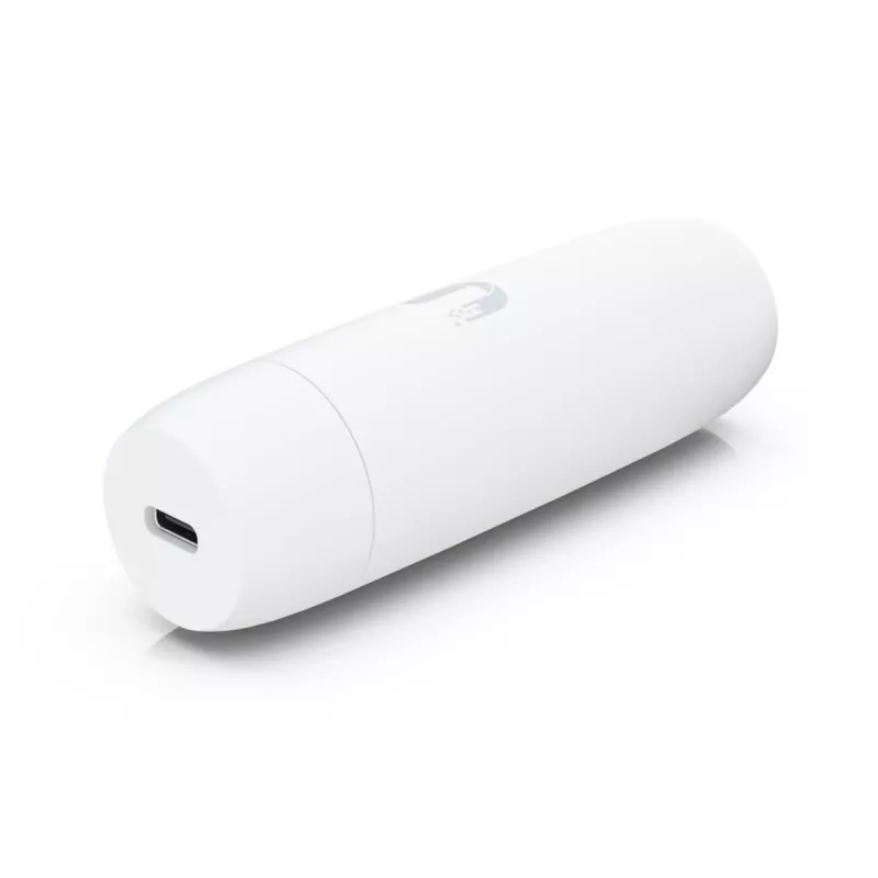 PoE adapteris UBIQUITI UACC-ADAPTER-POE-USBC – 48V įvadas, 5V 0,25A išvadas, kompaktiškas 30,4×30,4×95mm, baltas