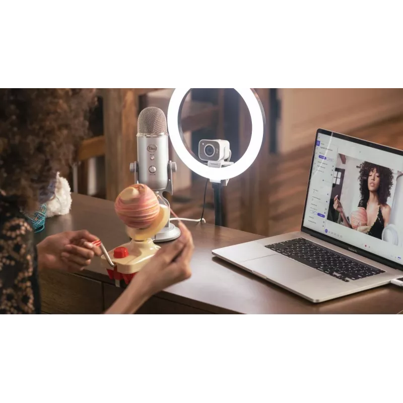 LOGITECH Stream Cam Off White