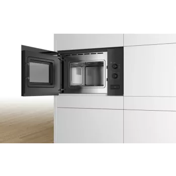 Įmontuojama mikrobangų krosnelė Bosch Serie 4 BFL520MB0 — 800 W, 20 L, sukamoji rankenėlė, juoda